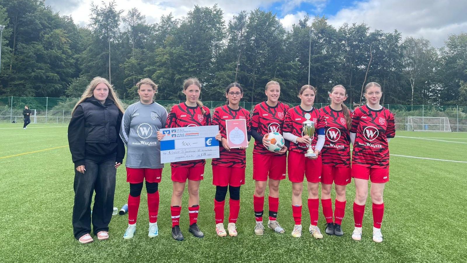 Teamfoto der B-Juniorinnen nach dem Kreispokalsieg.