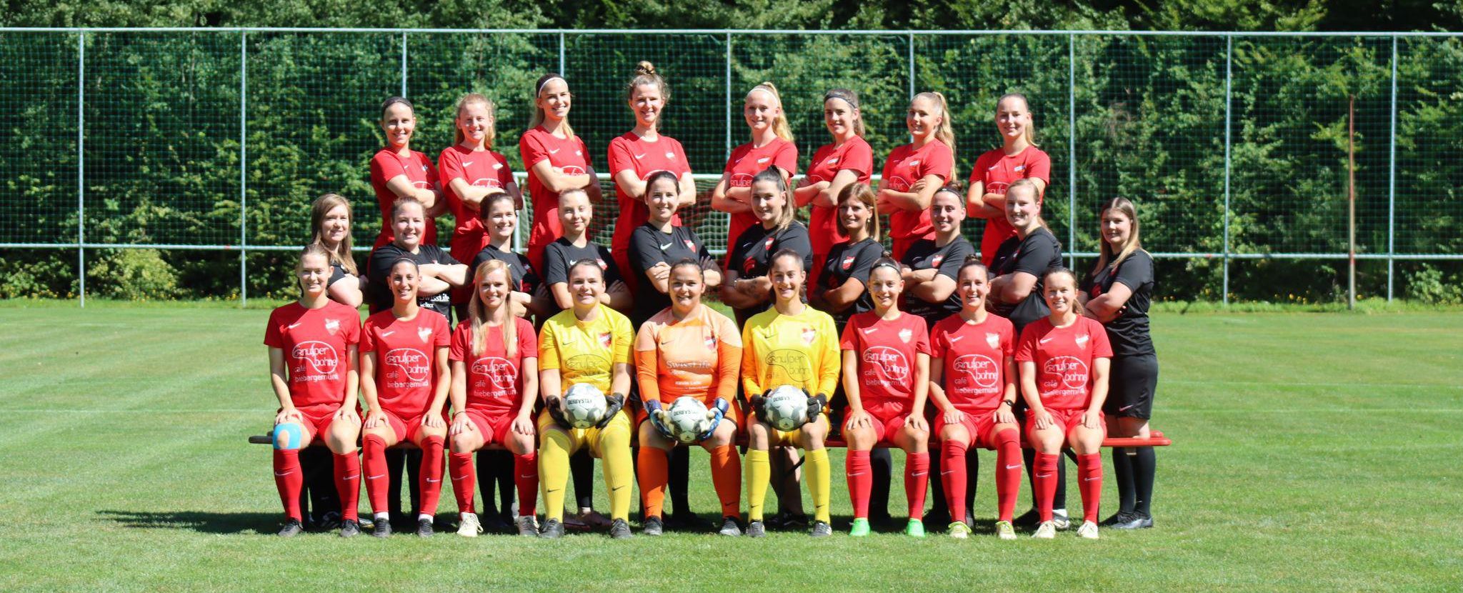 Gruppenbild der Frauen-Teams